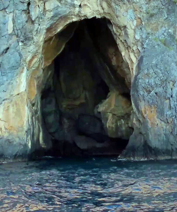 Grotta di Cala Fortuna