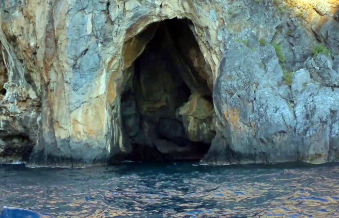 Grotta di Cala Fortuna